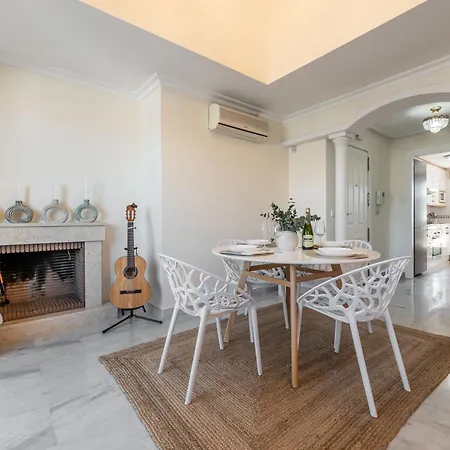 Cozy 2 Bdrm W Sea Views Next To Puerto Banus Marbella