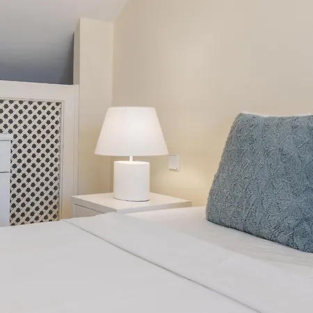 Cozy 2 Bdrm W Sea Views Next To Puerto Banus Apartment *