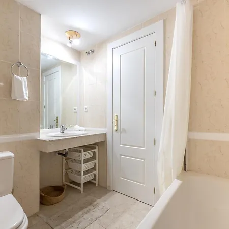 Apartment Cozy 2 Bdrm W Sea Views Next To Puerto Banus