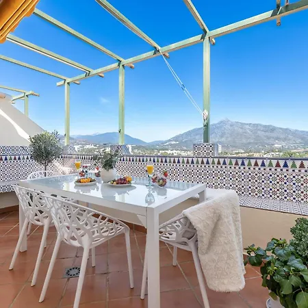 Cozy 2 Bdrm W Sea Views Next To Puerto Banus
