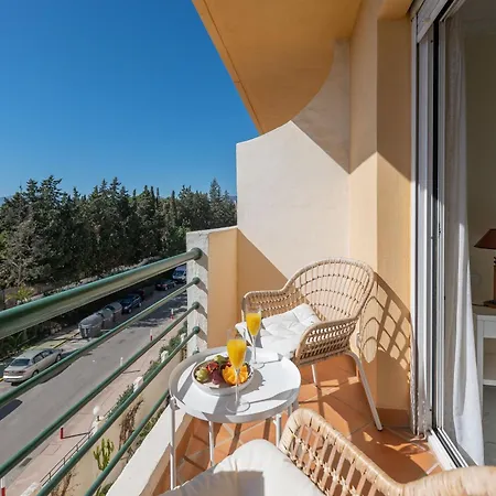 Cozy 2 Bdrm W Sea Views Next To Puerto Banus *
