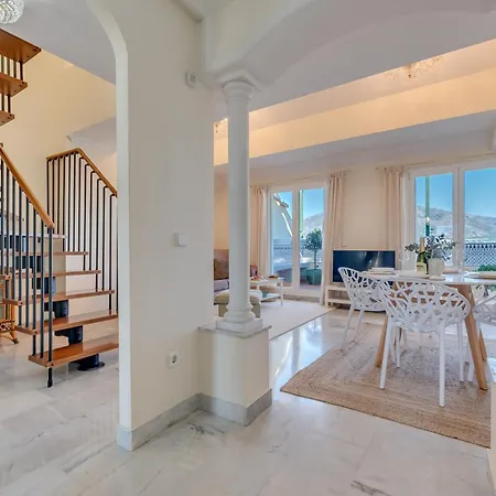 Apartment Cozy 2 Bdrm W Sea Views Next To Puerto Banus *
