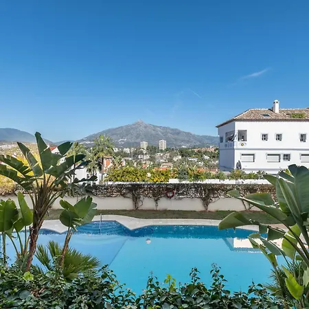 Apartment Cozy 2 Bdrm W Sea Views Next To Puerto Banus